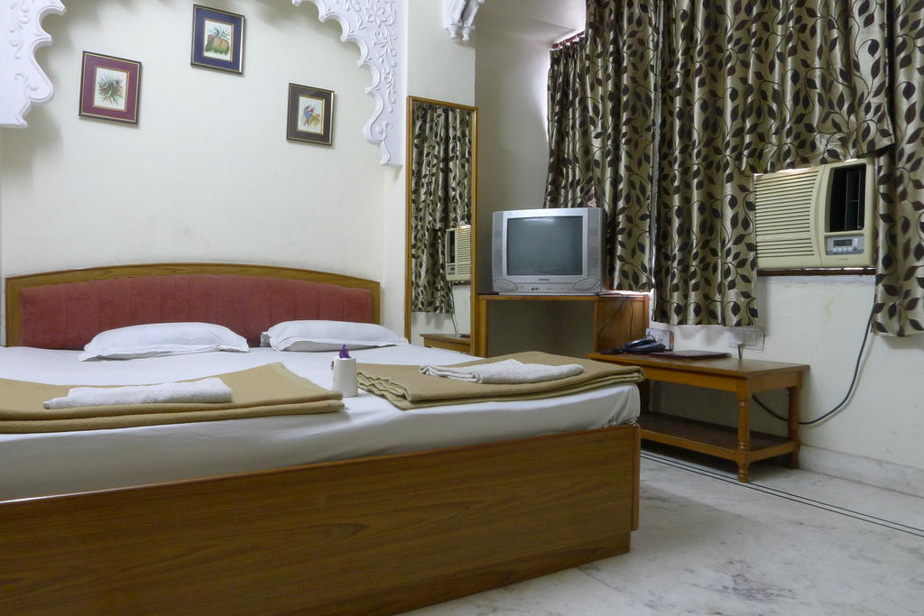 Hotel Kiran Palace Udaipur Exterior foto